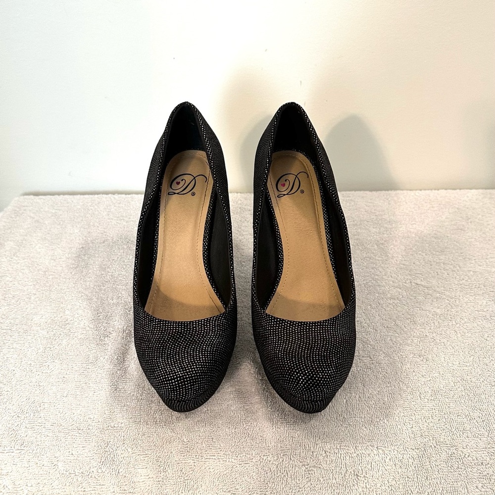 Derek Heart Black Platform Heels, Size 8.5